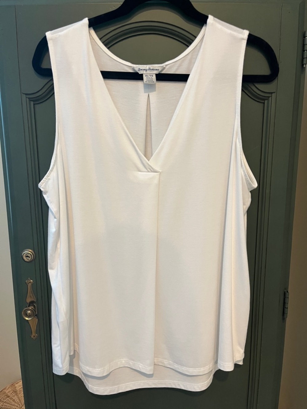 Tommy Bahama White V-Neck Sleeveless Tank Top